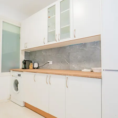 Ybh Urzaiz 33-35, 1 *