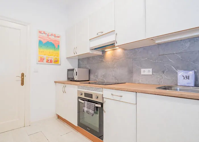 Ybh Urzaiz 33-35, 1 * Vigo